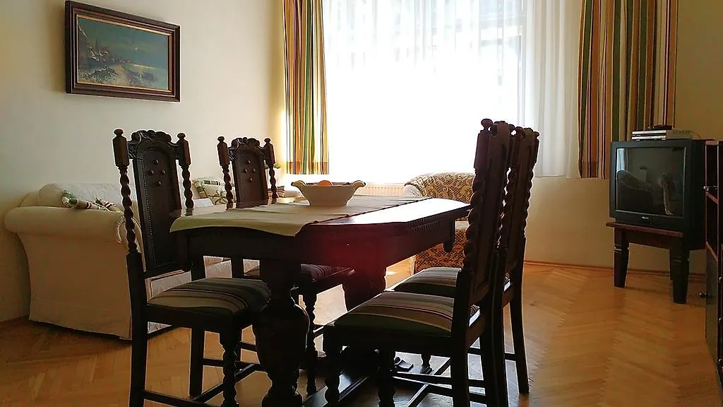 Halada House Apartments Κάρλοβι Βάρι 0*,  Τσεχία