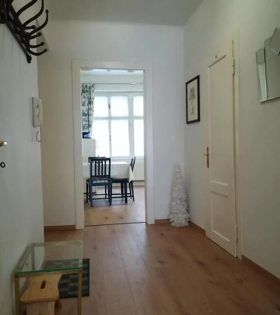 Halada House Apartments Κάρλοβι Βάρι