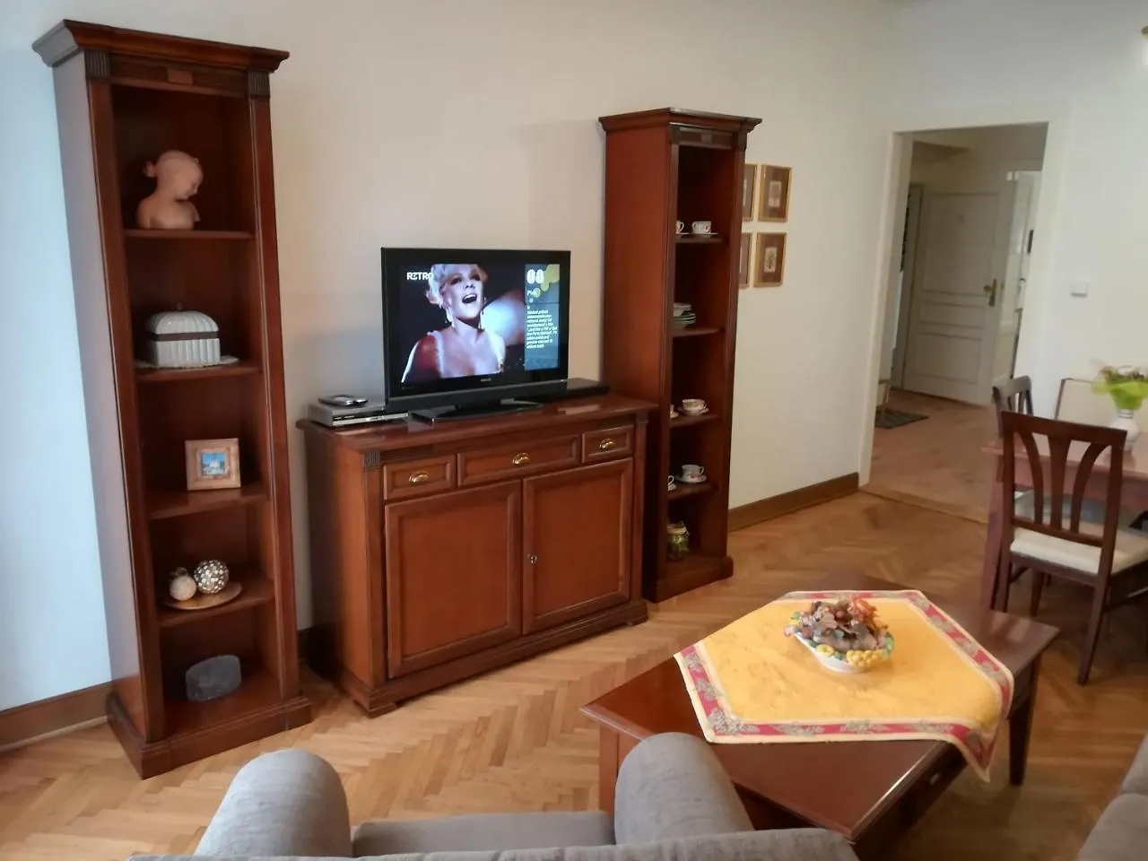 Halada House Apartments Κάρλοβι Βάρι